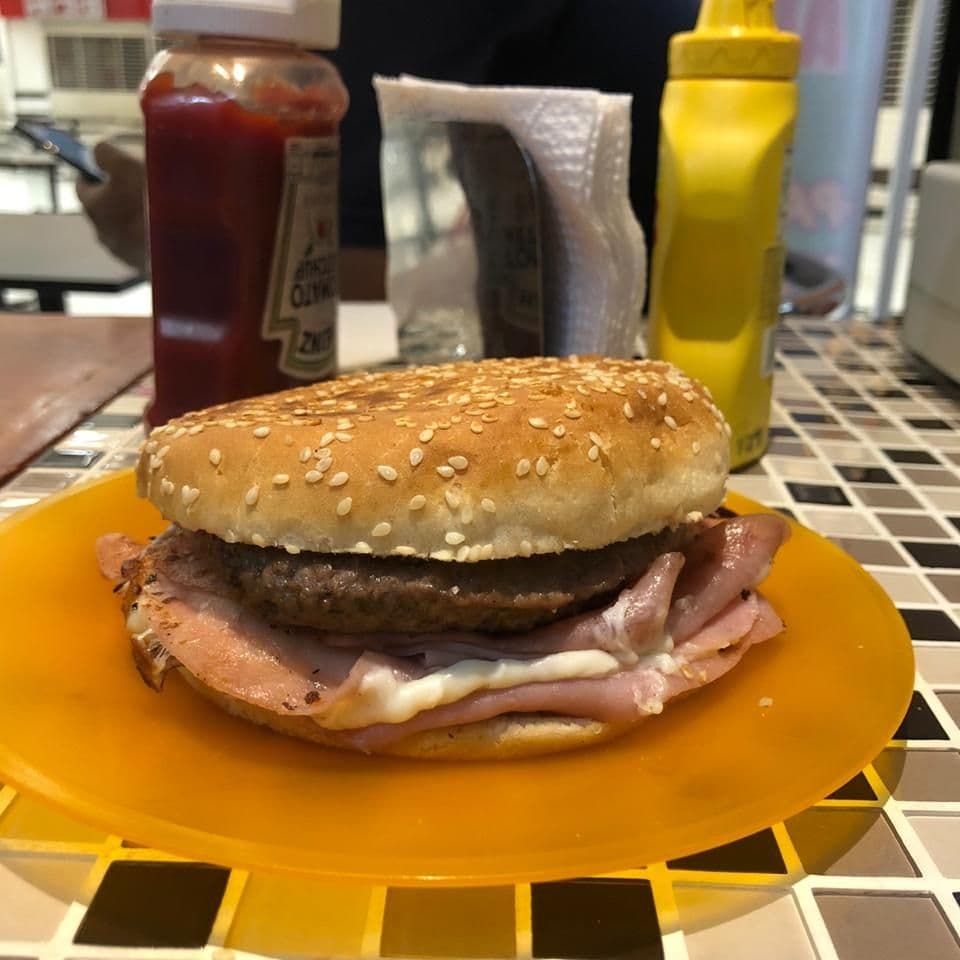 Hamburguesa Arrachera con piña.