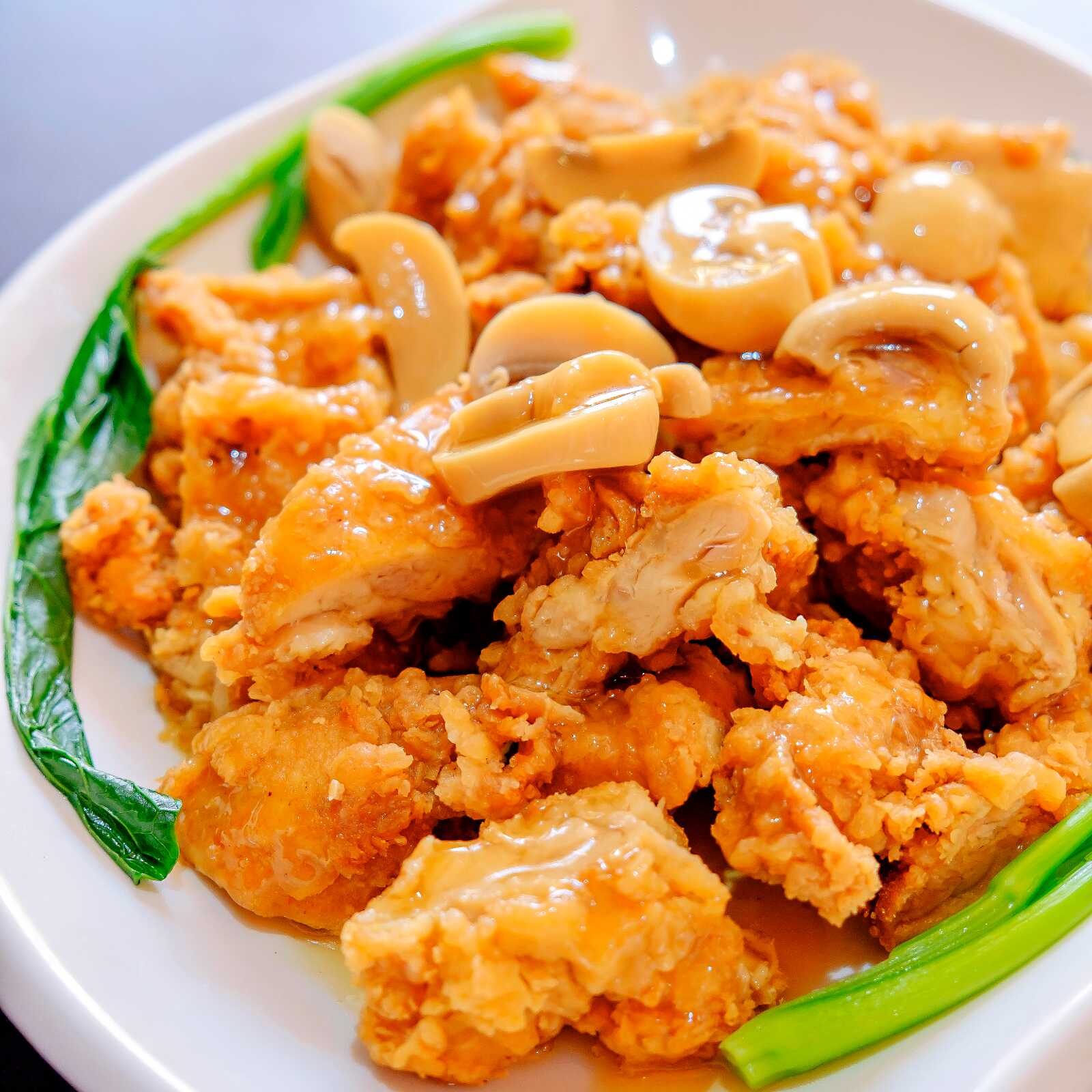 Pollo Chijaukay con Salsa de Ostión