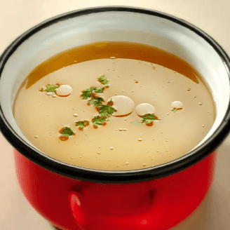 Plato de caldo (de menudo)