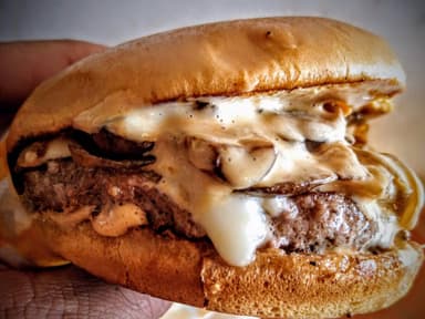 Mushroom Manchego Cheeseburger