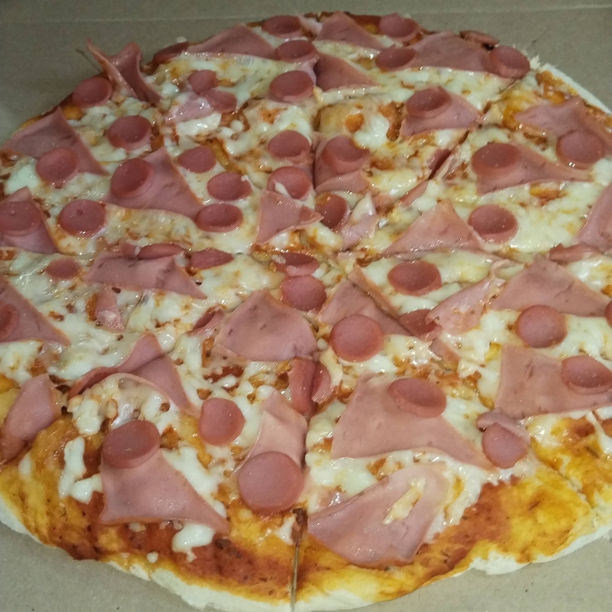 Pizza Carnes Frias Grande