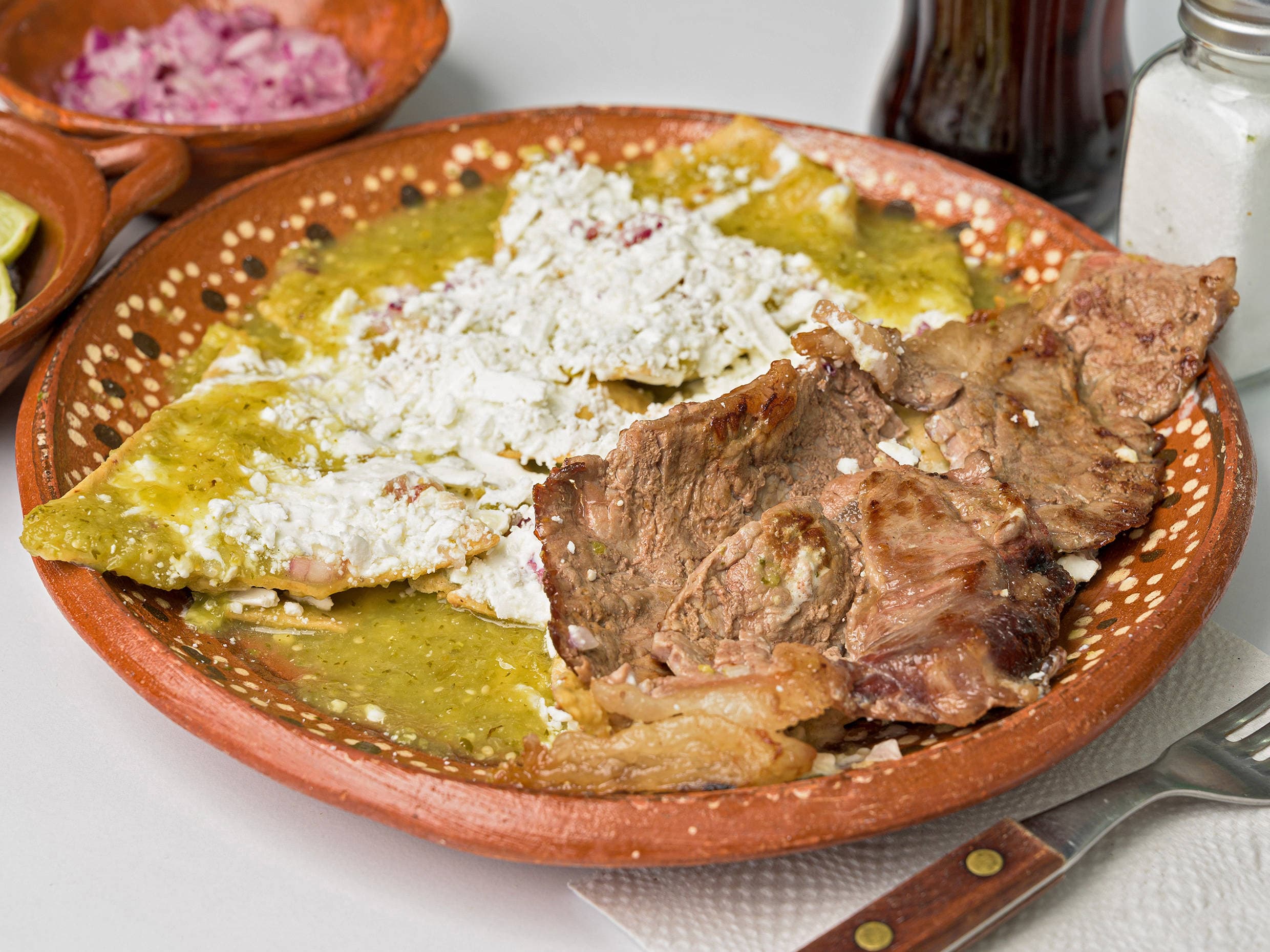 Chilaquiles con Costilla