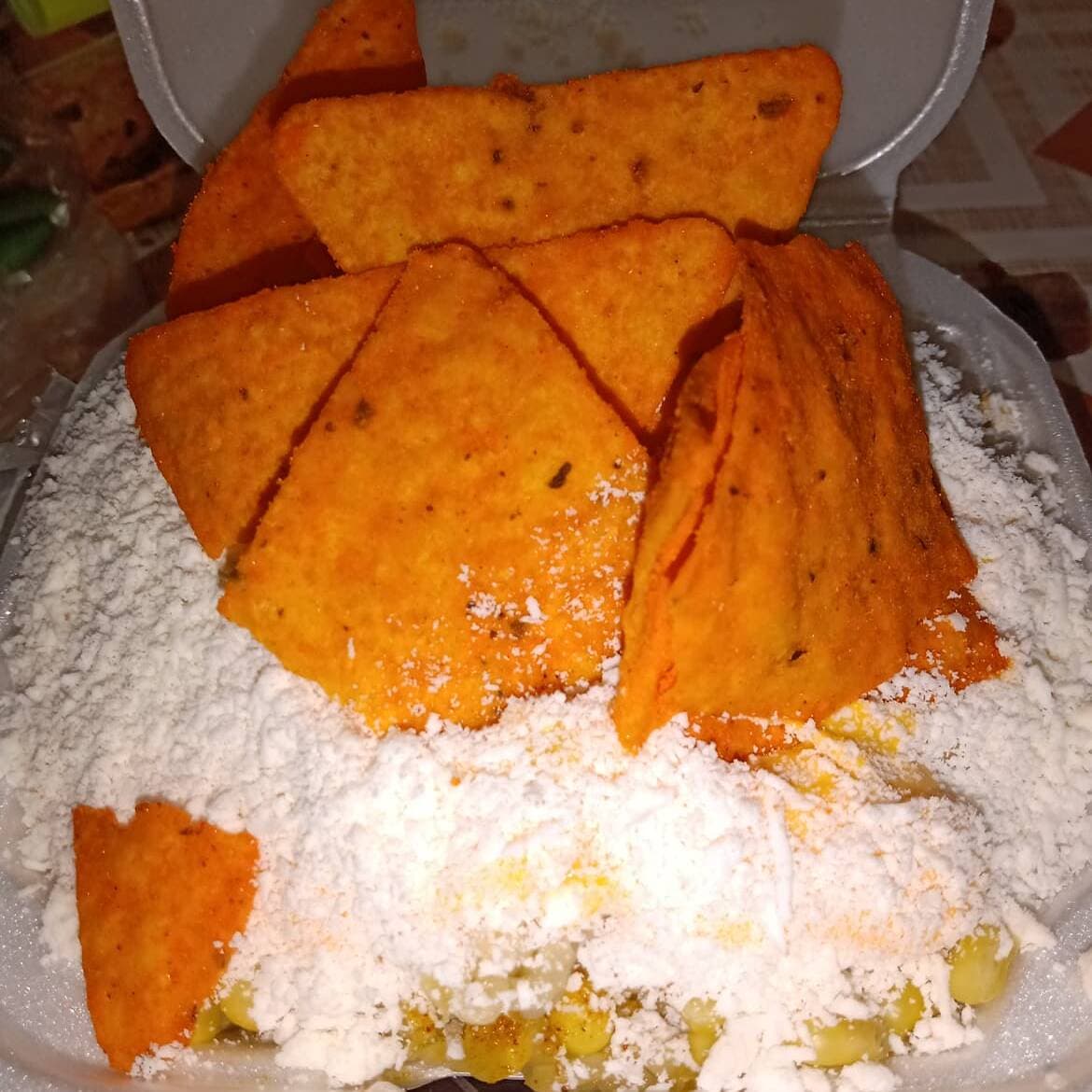 Charola de Maruchan con Esquite y Fritura Sabritas