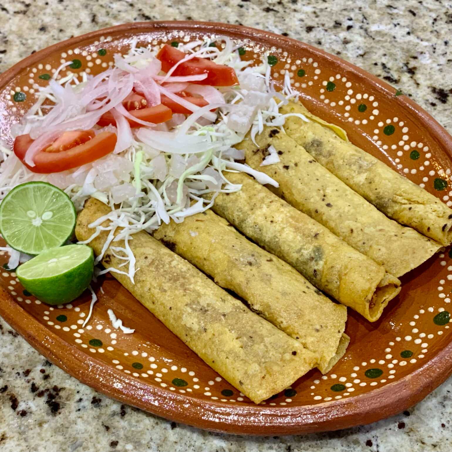 Tacos Dorados de Carne Deshebrada
