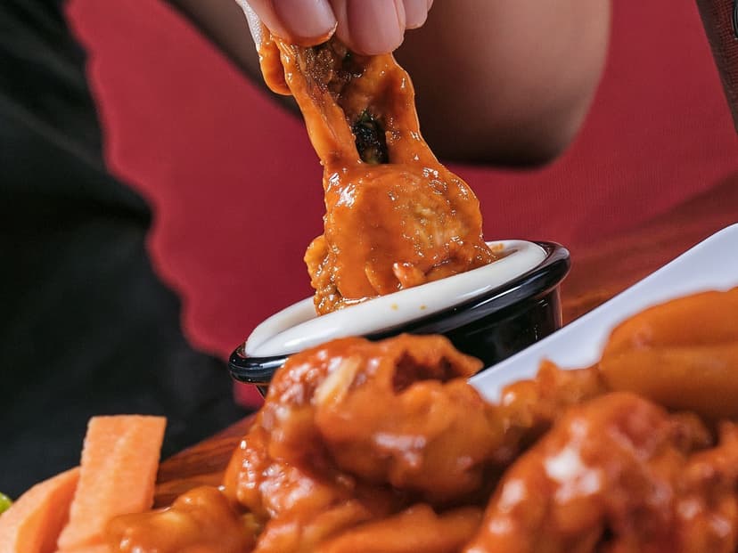 Family Wings ( Plaza Andares )