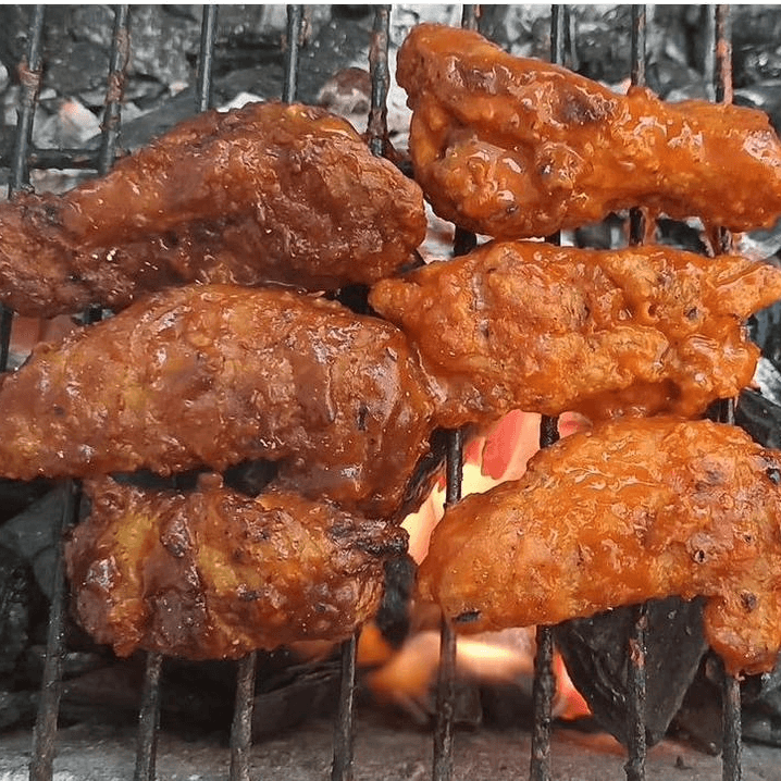 20 Pzas de Alitas + 1 Orden Completa de Papas