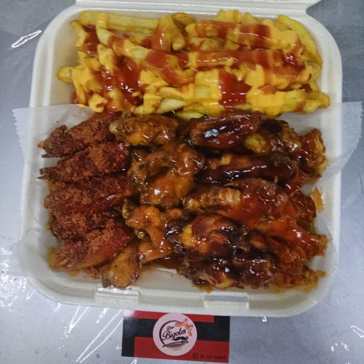 18 Alitas. Papas