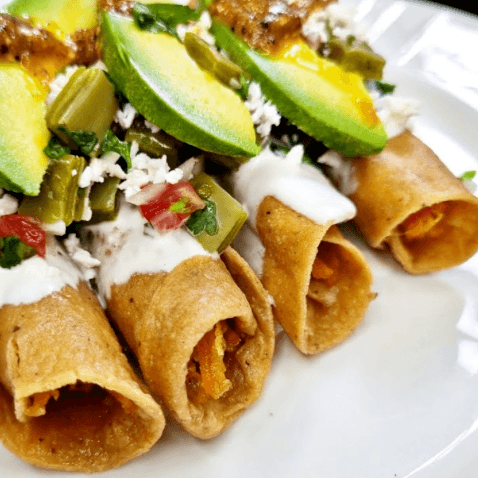 Tacos Dorados de Pollo