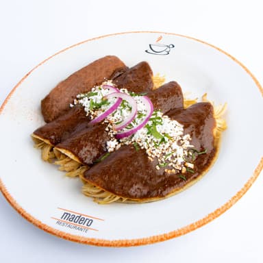 Enchiladas de Mole Rojo