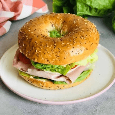 Combo bagel jamon de pavo + café