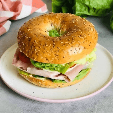 Combo bagel jamon de pavo + café