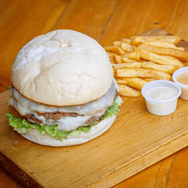 Burger Clasica + Papas