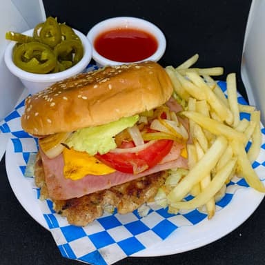 HAMBURGUESA CON PAPAS
