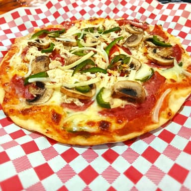 Pizza Large Caprichosa + Coca Cola 1.5