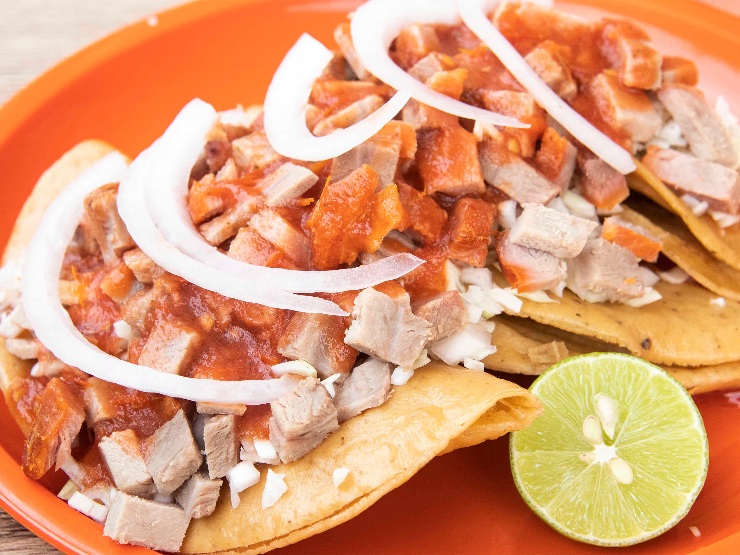 Taco con CARNITAS ( Individual )