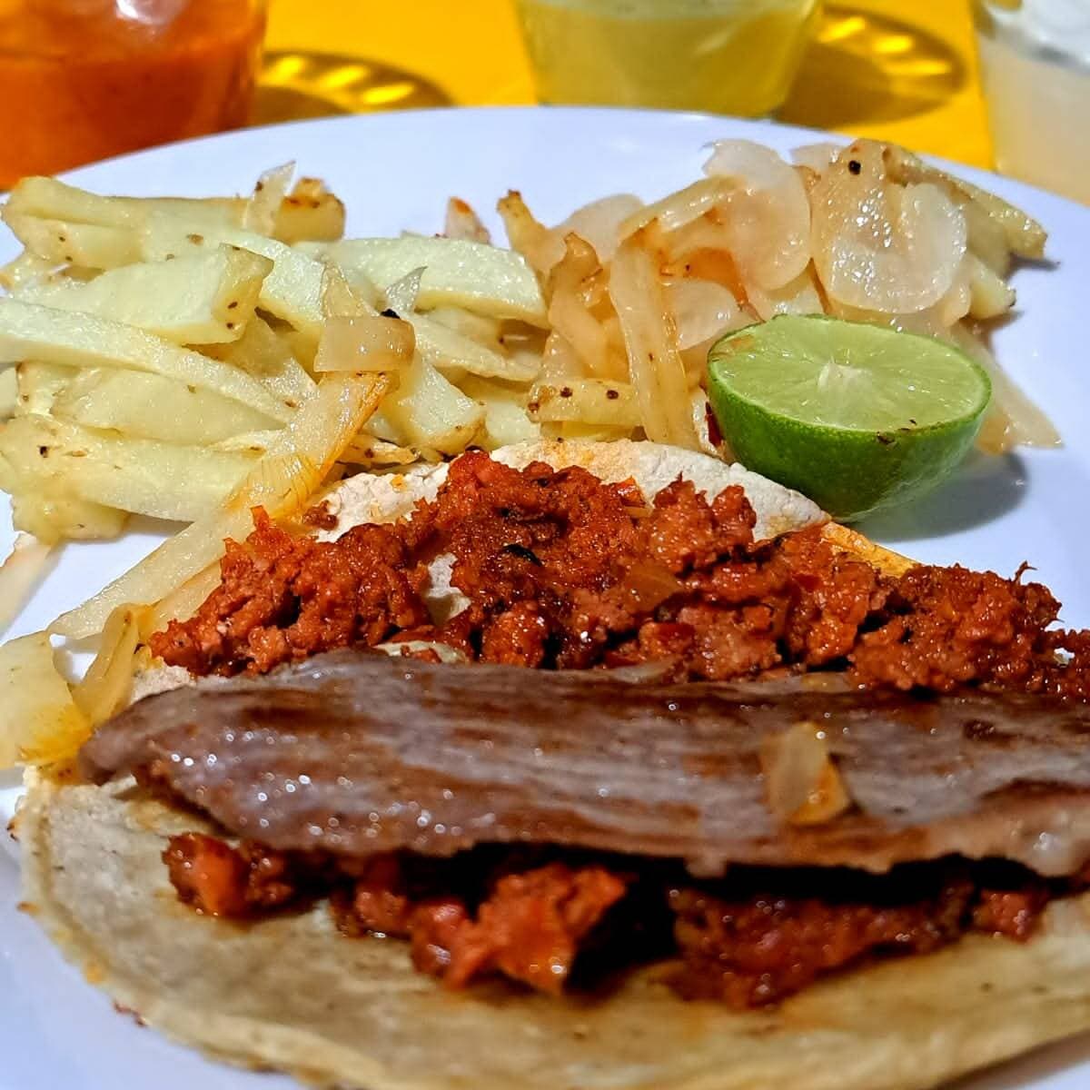 TACO CAMPECHANO CON PAPAS FRITAS