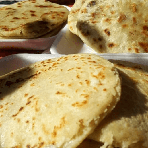 Gordita al comal de maíz de Queso