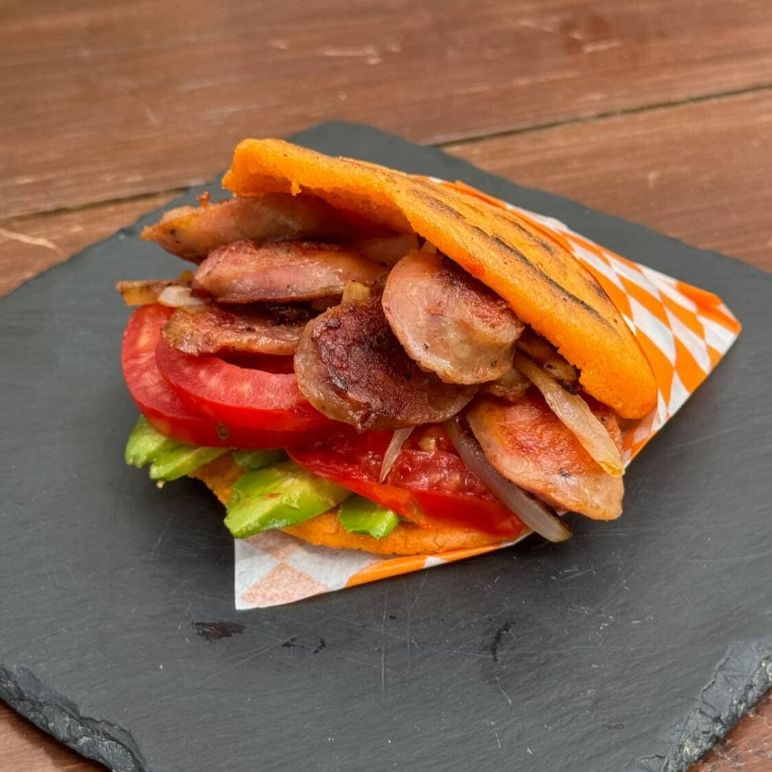 Arepa con Chorizo Argentino