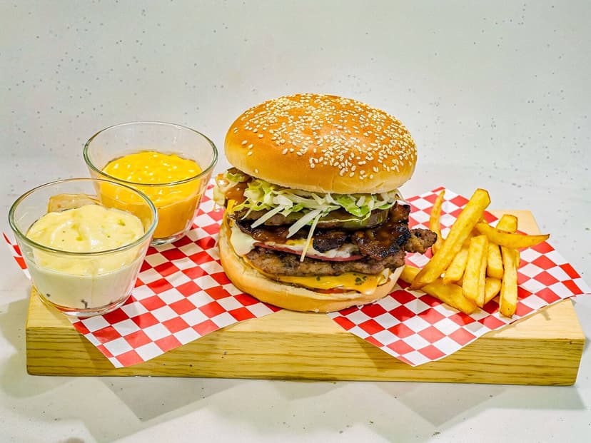 Las Fondongas Hamburguesas Al Carbon