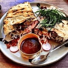 Tlayuda de Asada y Cecina