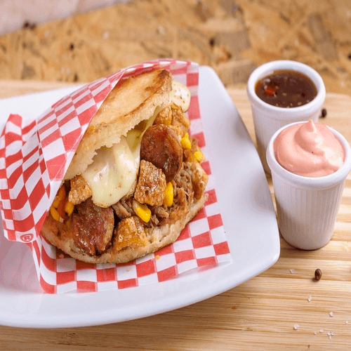 Arepa Demechada Bacon