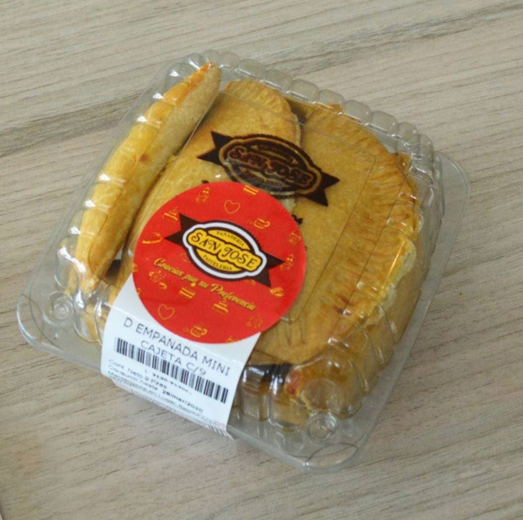 Domo Empanada Mini Cajeta c/9
