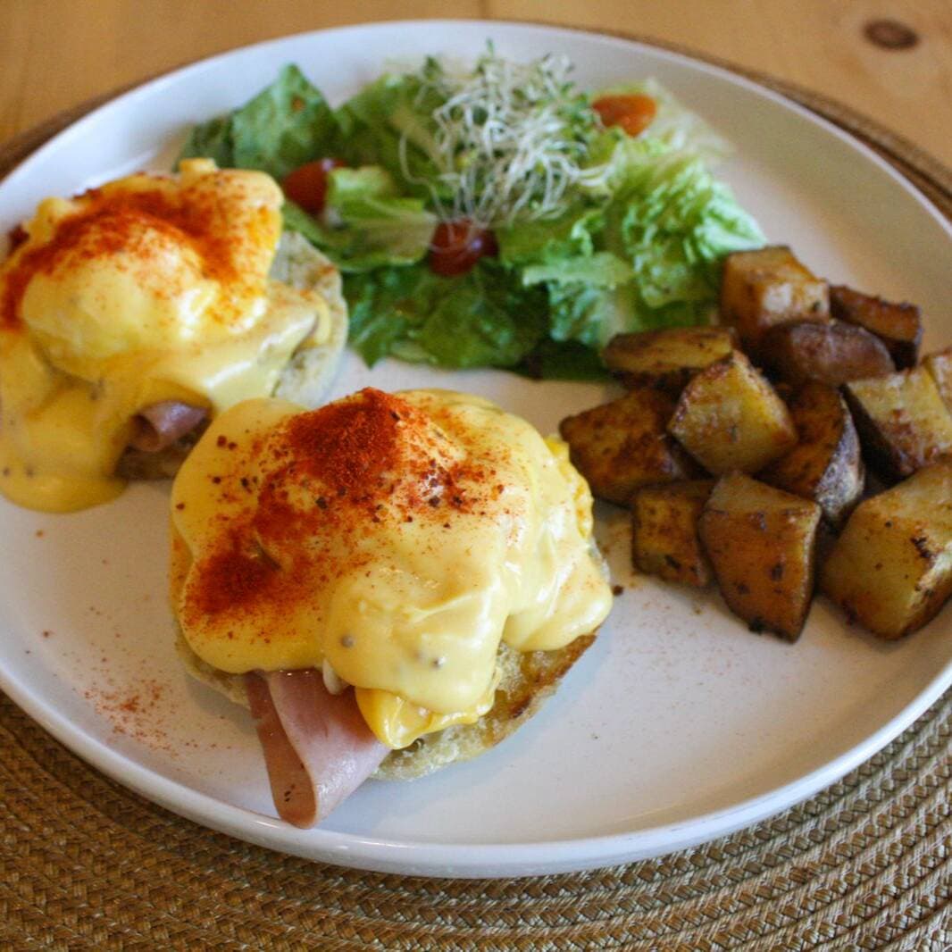 Huevos Benedictos