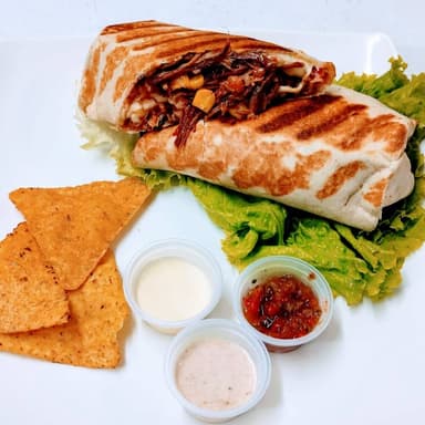 Burrito Mixto Pollo y Res Grande