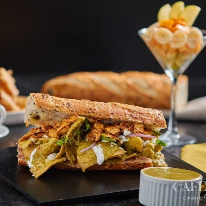 Baguette de Chilaquiles