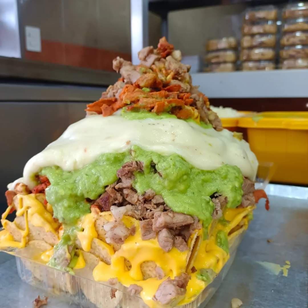 Nachos con Pastor Mediano