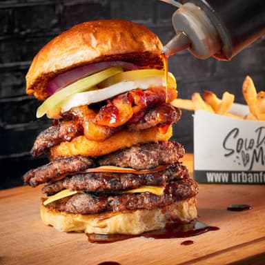 La Colombian Dream + Papas (Burger Master 2024)