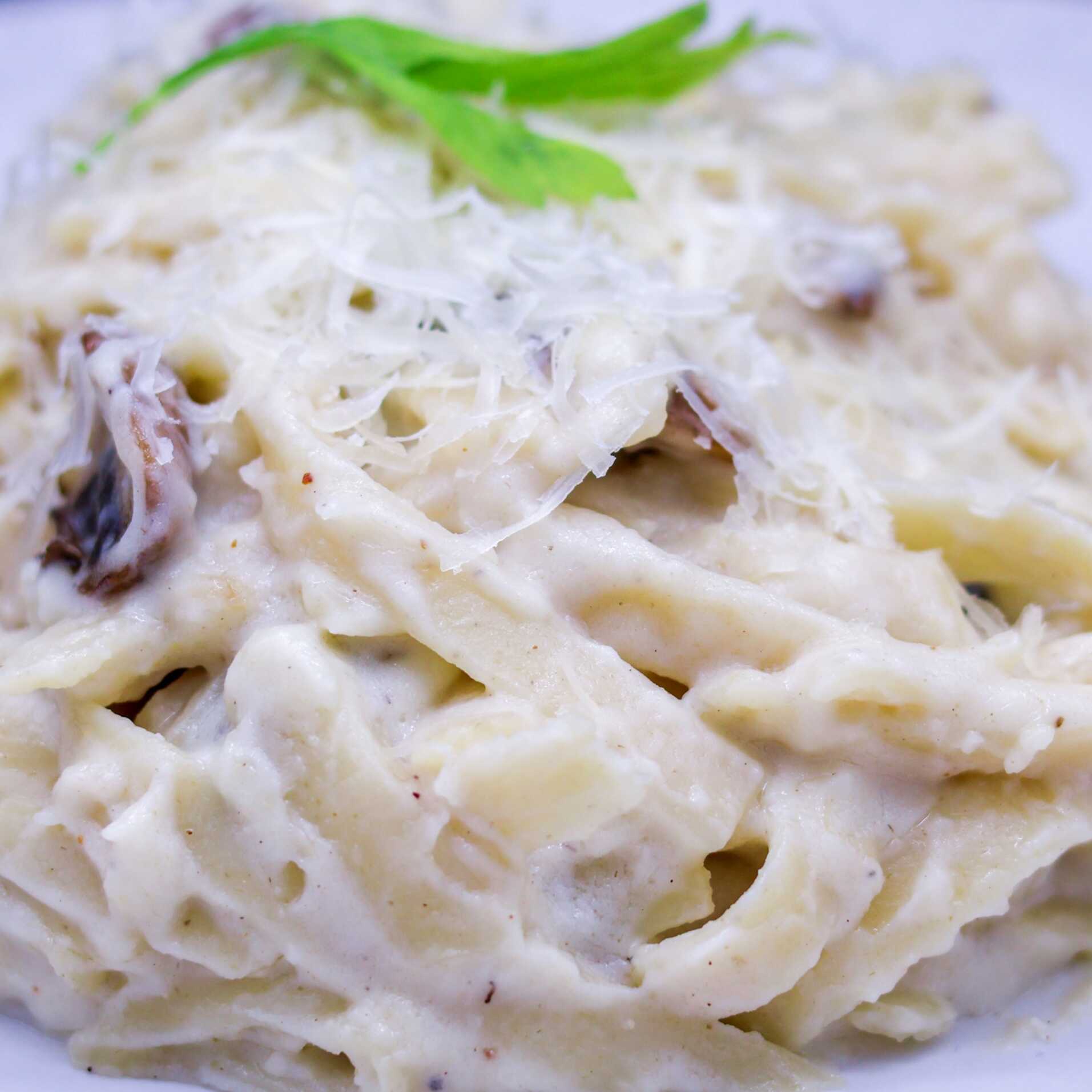 Fettuccine Alfredo