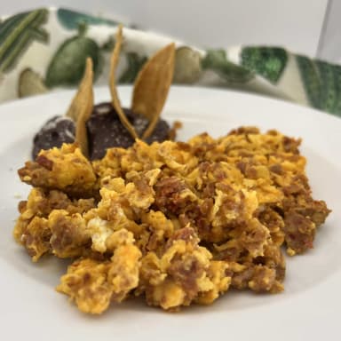 Huevos con Chorizo