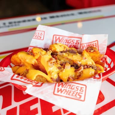 Papas Gajo con Tocino y Queso de Nachos