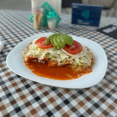 Enchiladas y Gaseosa