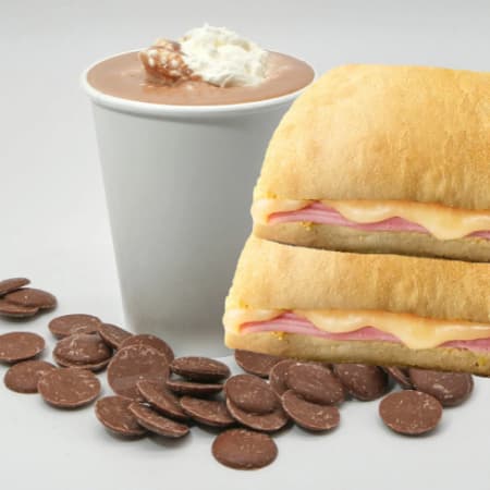 Combo 2 (1 Hot Chocolate+2 Sándwich Jamón-Queso)