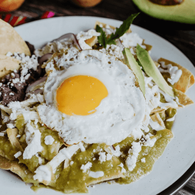 Chilaquiles Verdes con Huevo