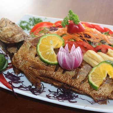 Corvina Entera con Espinas