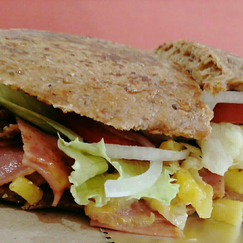 Hawaiana Rupestre con Pan Vegano
