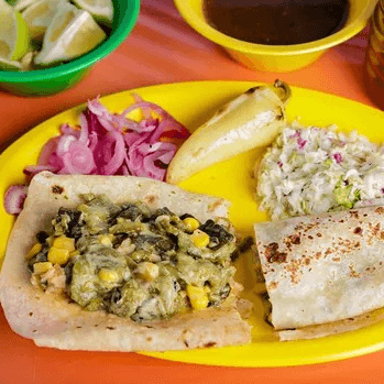 Burro de Rajas Con Crema