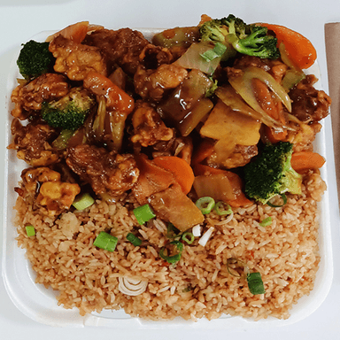 1 Guisado + Arroz Frito Grande