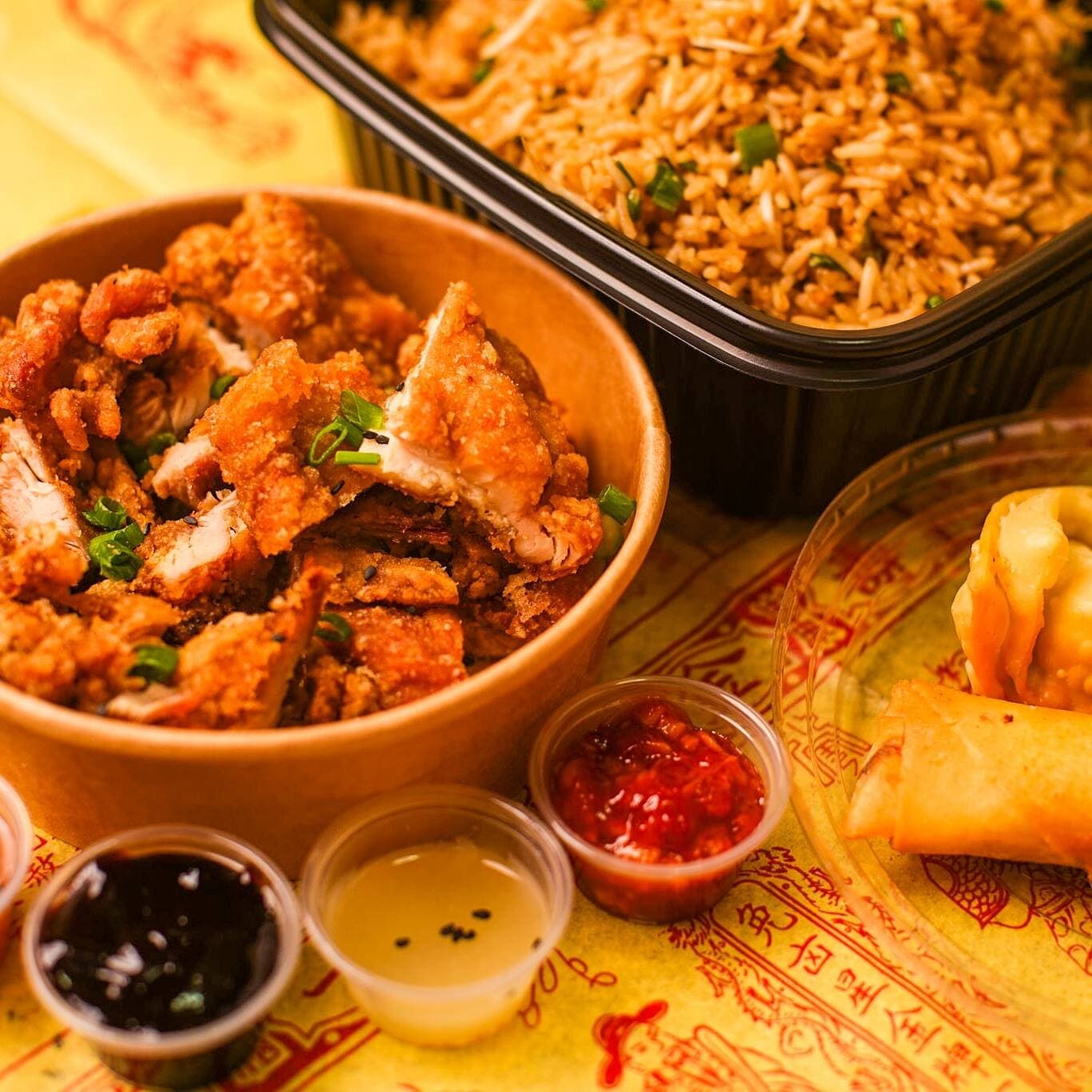 Chicharrón, Chaufa y bocaditos