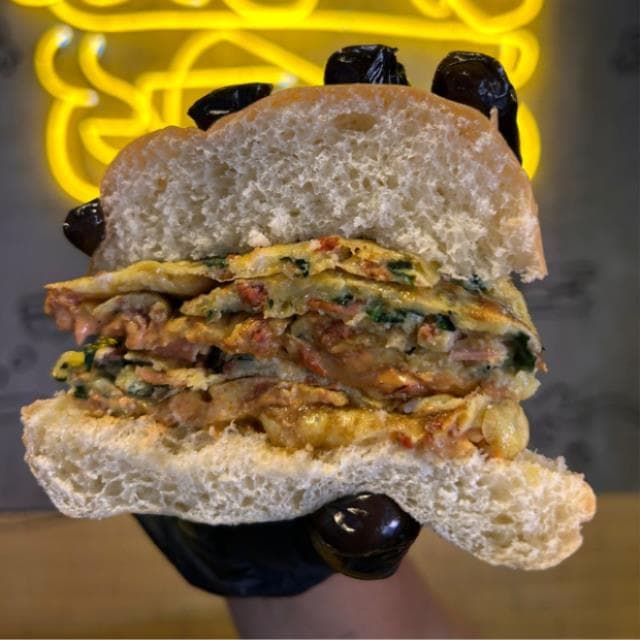 Arma tu breakfast burger