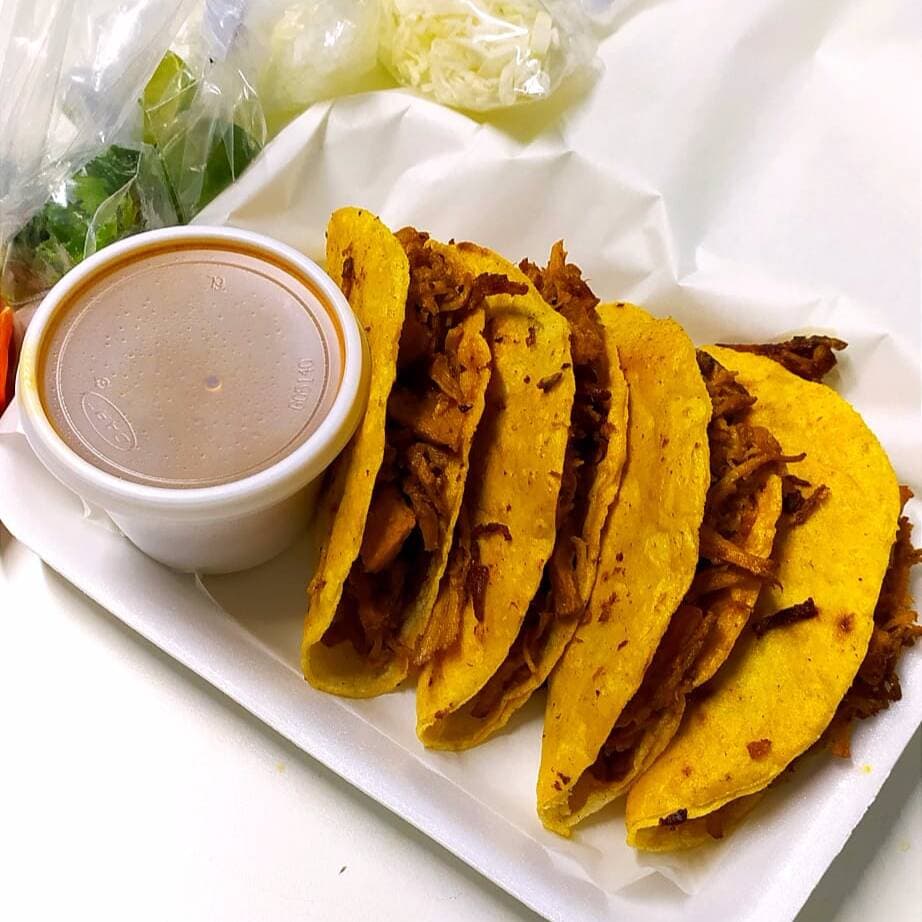 Quesabirrias de Harina + Tacos de Birria