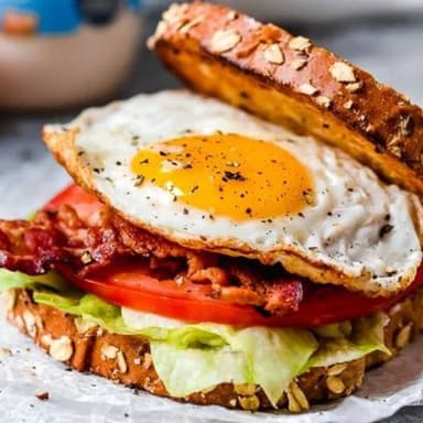 Combo sandwich huevo y tocino
