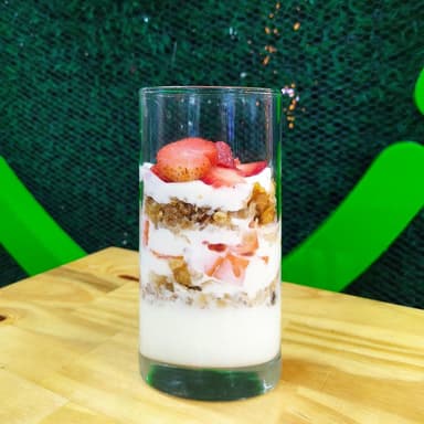 Granola con Yogur y Kumis