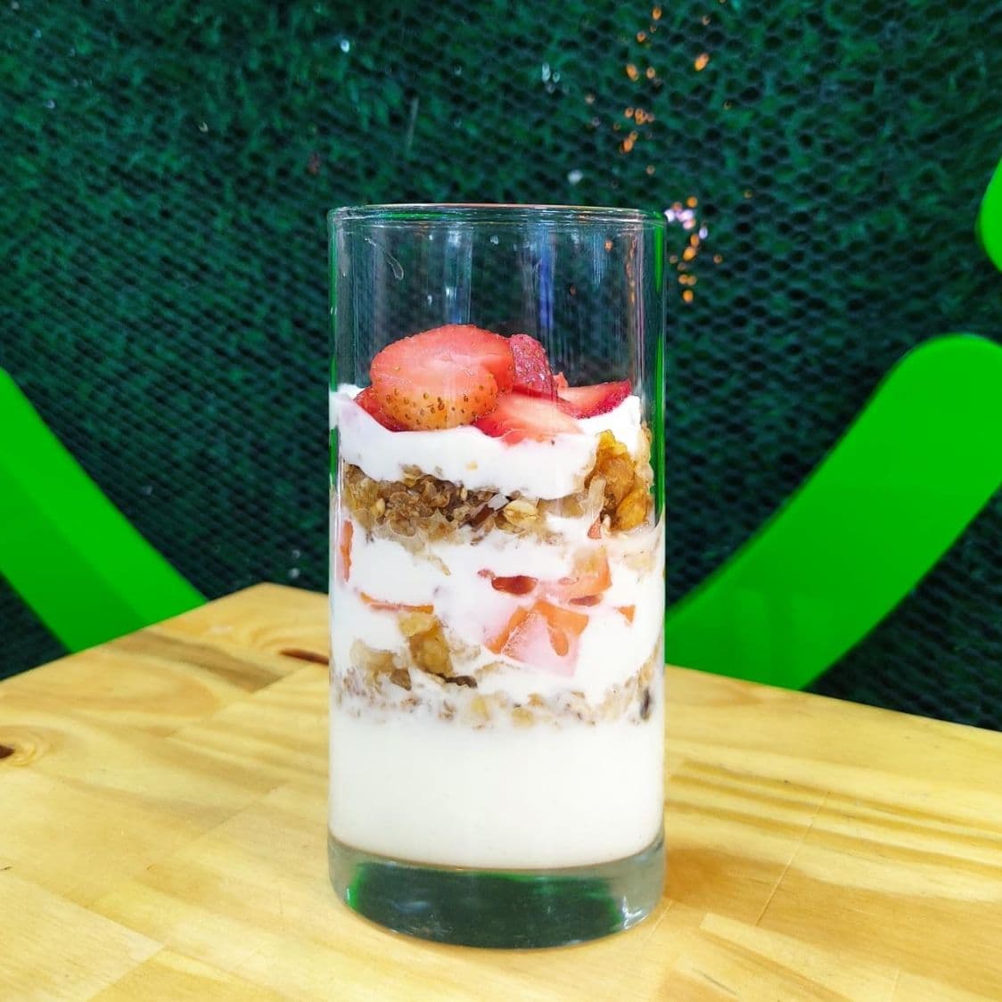 Granola con Yogur y Kumis
