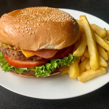 Combo Hamburguesa + Papas Fritas + fresco