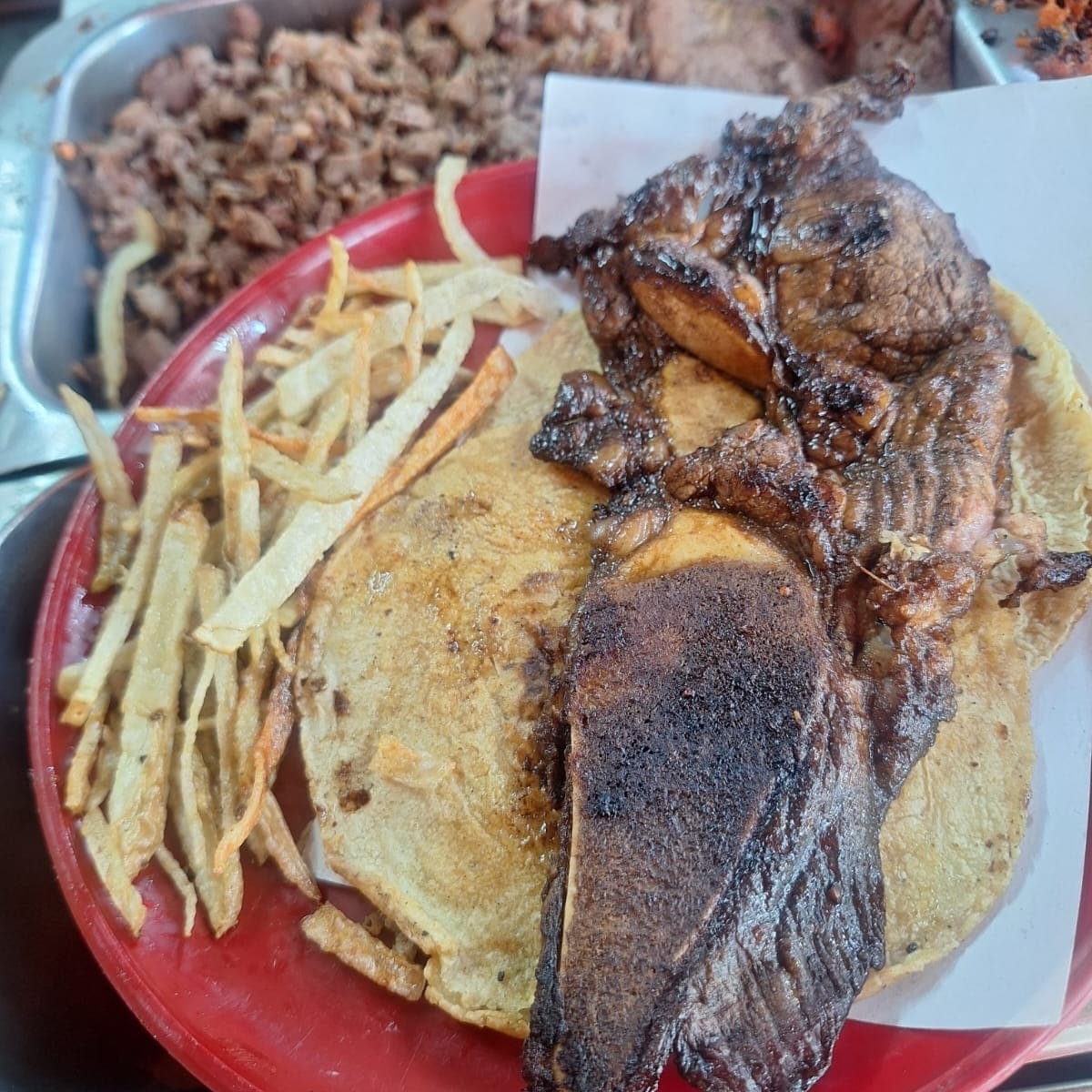 Taco Grande de Aguja con Papas Fritas