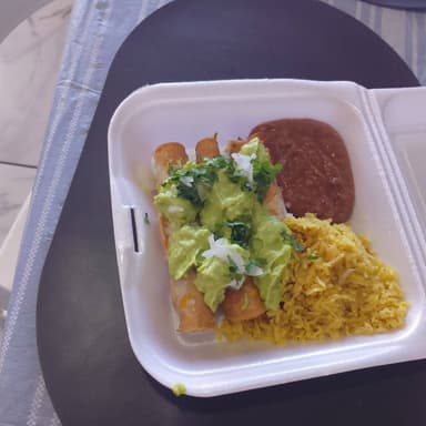 Taquitos dorados de pollo
